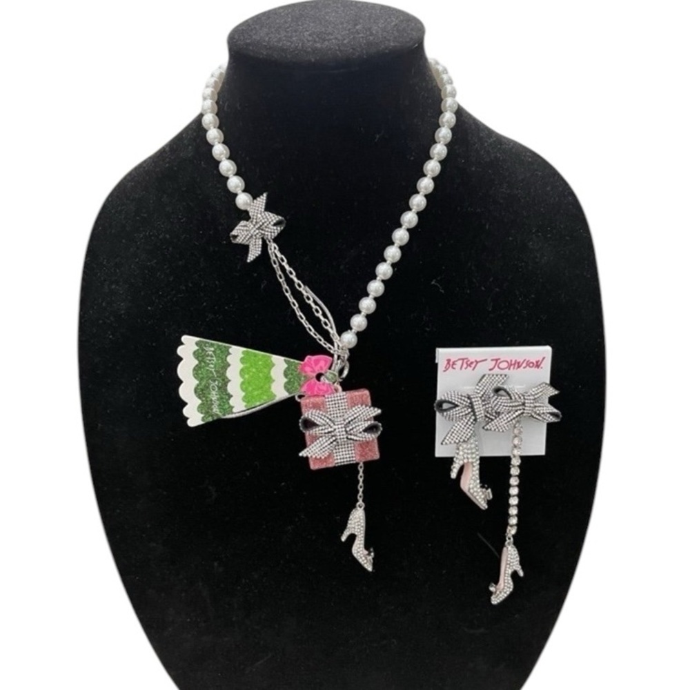 BETSEY JOHNSON SET Holiday Gift Present Necklace & Mismatch Heel Earrings NWT
